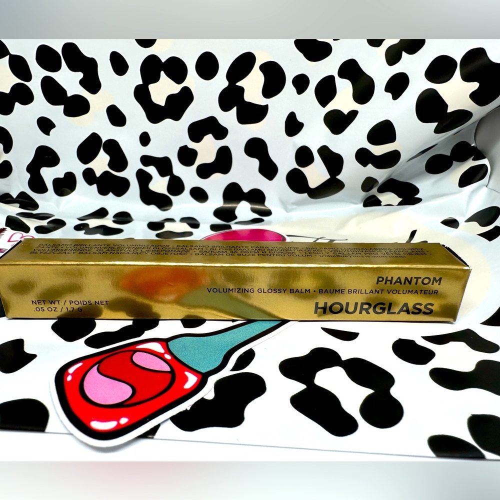 hourglass phantom volumizing glossy balm 
Shade THRILL
